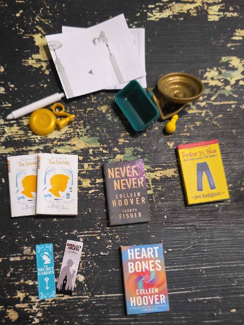 Minibrands Miniature Books Set - Colorful Collectible Book Minis